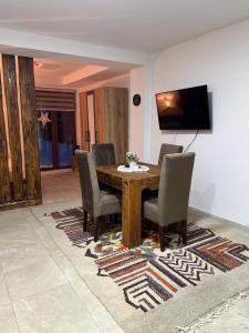 Μια τηλεόραση ή/και κέντρο ψυχαγωγίας στο Apartman Vučko