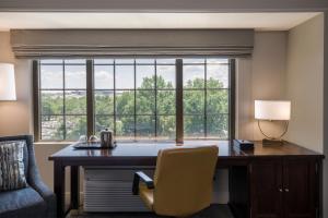 Posezení v ubytování Sheraton Baltimore Washington Airport - BWI