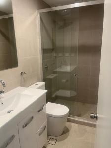Woolpack Hotel Parramatta的一间浴室