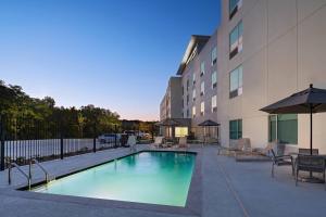 Бассейн в TownePlace Suites San Antonio Northwest at The RIM или поблизости