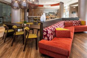 Posezení v ubytování SpringHill Suites by Marriott Houston Baytown