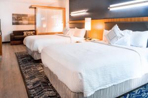 Postel nebo postele na pokoji v ubytování SpringHill Suites by Marriott Houston Baytown