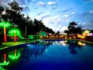Bazén v ubytování Starlite Vintage Resort nebo v jeho okolí
