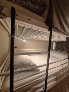Palanda nebo palandy na pokoji v ubytování Easy Host Porto