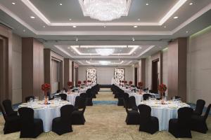 Restaurace v ubytování Sheraton Manila Bay + 36 fotografií