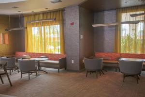 Χώρος καθιστικού στο SpringHill Suites Houston Pearland