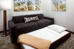 Posezení v ubytování SpringHill Suites Houston NASA/Webster