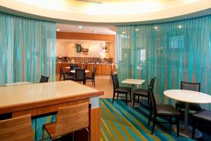 Restaurace v ubytování SpringHill Suites Houston NASA/Webster