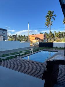 Casa Glass Lux内部或周边的泳池
