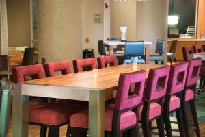Restaurace v ubytování SpringHill Suites by Marriott Houston Westchase