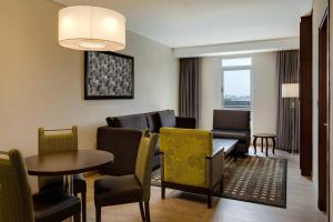 Posezení v ubytování Protea Hotel by Marriott Owerri Select