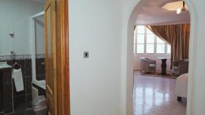Koupelna v ubytování Hôtel Prestige + 37 fotografií
