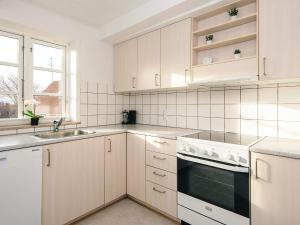 Кухня или мини-кухня в Charming Retreat in Algade - By Traum Ferienwohnungen
