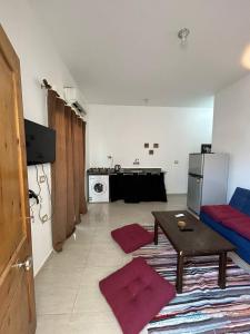 Φωτογραφία από το άλμπουμ του Happy House στο Νταχάμπ