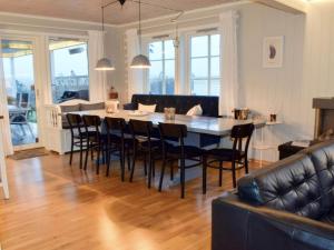 Χώρος καθιστικού στο 5 star holiday home in ENGELSVIKEN