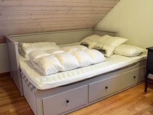 Ένα ή περισσότερα κρεβάτια σε δωμάτιο στο 5 star holiday home in ENGELSVIKEN +39 φωτογραφίες