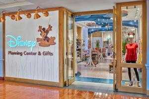 Um certificado, prêmio, placa ou outro documento exibido em Walt Disney World Dolphin