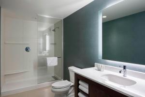 Koupelna v ubytování Residence Inn by Marriott Calgary South
