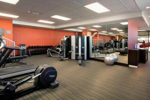 Fitness centrum a/nebo fitness zařízení v ubytování Residence Inn by Marriott Calgary South