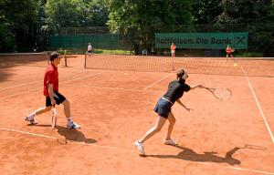 Tennis ja/või seinatennis majutusasutuses Inselhotel Faakersee või selle läheduses