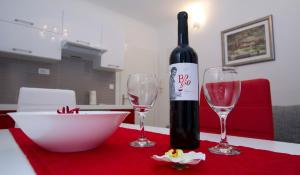Nápoje v ubytovaní Apartment Sabioncello