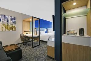 Postel nebo postele na pokoji v ubytování SpringHill Suites by Marriott St. Paul Arden Hills