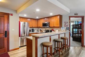 Η κουζίνα ή μικρή κουζίνα στο 2201 - Two Bedroom Standard Eagle Springs East condo +14 φωτογραφίες