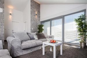Posedenie v ubytovaní Villa Kalmar - Heated pool and spectacular sea view