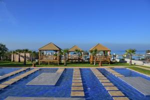 Hilton Taghazout Bay Beach Resort & Spa内部或周边的泳池