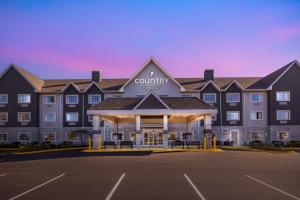 een weergave van een hotel met een parkeerplaats bij Country Inn & Suites by Radisson Bolingbrook, I-55 in Bolingbrook