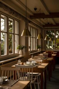 Reštaurácia alebo iné gastronomické zariadenie v ubytovaní Stern B&B & Suite Apartments