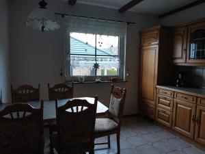 Η κουζίνα ή μικρή κουζίνα στο Ferienhaus Frank +7 φωτογραφίες