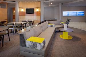 TV a/nebo společenská místnost v ubytování SpringHill Suites by Marriott El Paso