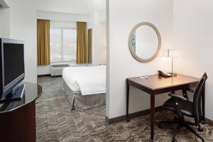 TV a/nebo společenská místnost v ubytování SpringHill Suites by Marriott El Paso