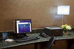 TV a/nebo společenská místnost v ubytování SpringHill Suites by Marriott El Paso