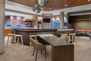 Lounge nebo bar v ubytování SpringHill Suites by Marriott Denver Tech Center