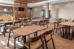 Restaurace v ubytování SpringHill Suites by Marriott Denver Tech Center