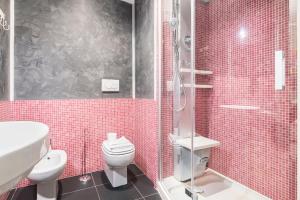 A bathroom at Easylife - The Magnificent Flat Porta Venezia