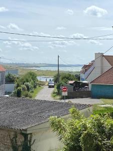 vistas a una calle con una señal de stop en Villa Triton - Vue mer, en Ambleteuse