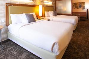 Katil atau katil-katil dalam bilik di SpringHill Suites Wenatchee