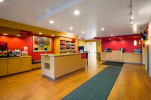 O bucătărie sau chicinetă la TownePlace Suites by Marriott Kansas City Overland Park +14 fotografii
