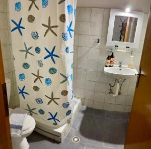 Koupelna v ubytování Guesthouse Tsoka