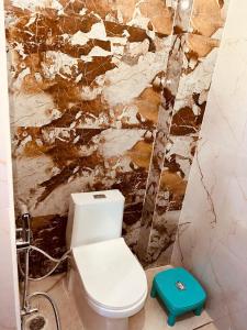 Bany a Hotel Raju Homestay Ayodhya 150 Meters from Shree Ram Janmbhoomi Temple 200 Meters from Ayodhya Dham Railway Station
