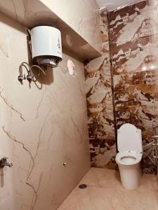 Bany a Hotel Raju Homestay Ayodhya 150 Meters from Shree Ram Janmbhoomi Temple 200 Meters from Ayodhya Dham Railway Station
