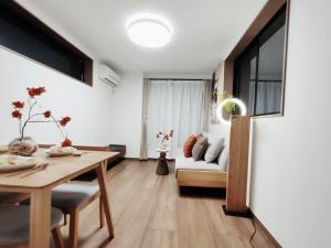 Area tempat duduk di 近上野 3层全新别墅 全新装修 3室1厅1浴室2卫生间 设施齐全 最大8人 Ueno 3 rooms 1dining room 1 bathrooms 2toilets Max 8P