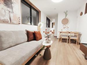 Area tempat duduk di 近上野 3层全新别墅 全新装修 3室1厅1浴室2卫生间 设施齐全 最大8人 Ueno 3 rooms 1dining room 1 bathrooms 2toilets Max 8P