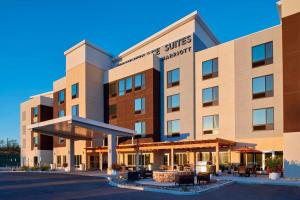 una representación del frente de un hotel en TownePlace Suites by Marriott Richmond, en Richmond