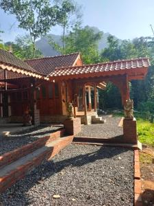 Zahrada ubytování Lawang Pitu Untuk keluarga