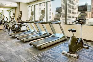 Fitness centrum a/nebo fitness zařízení v ubytování Residence Inn by Marriott Phoenix Downtown