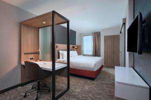 Postel nebo postele na pokoji v ubytování SpringHill Suites by Marriott Denver West/Golden